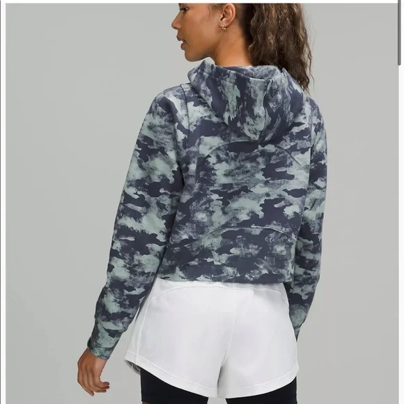 💙LULULEMON LOUNGEFUL CROPPED HOODIE/JACKET-HERITAGE CAMO WASH BLUE MULTI-14💙 - Picture 3 of 13